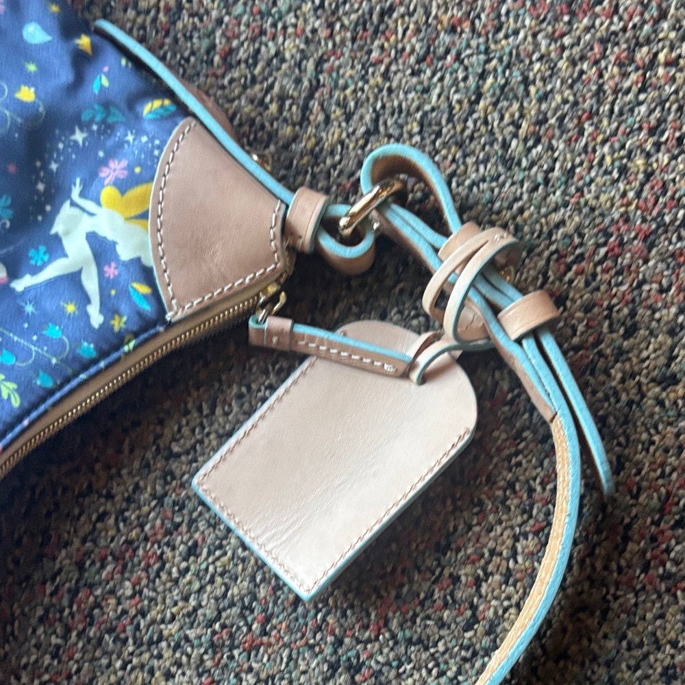 2015 1/2 MARATHON Disney Dooney TINKERBELL Shoulder Bag GREAT CONDITION - Picture 5 of 10